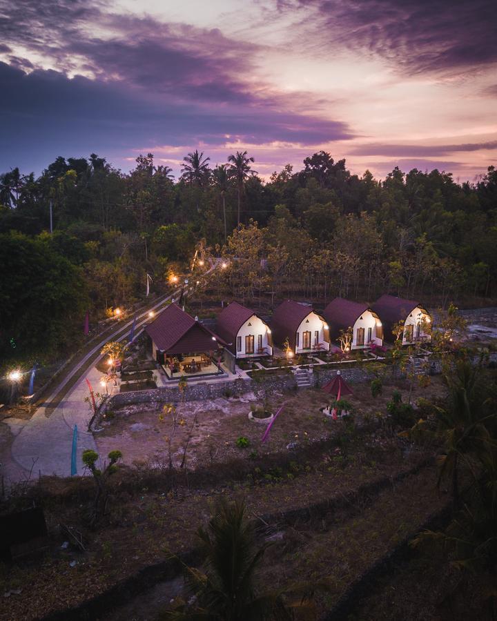 Sebrang Hills Bungalow Toyapakeh Exterior photo