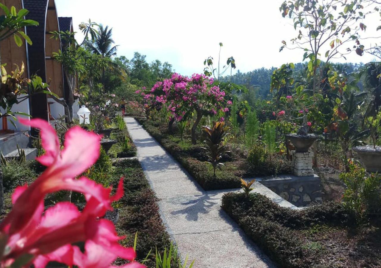 Sebrang Hills Bungalow Toyapakeh Exterior photo